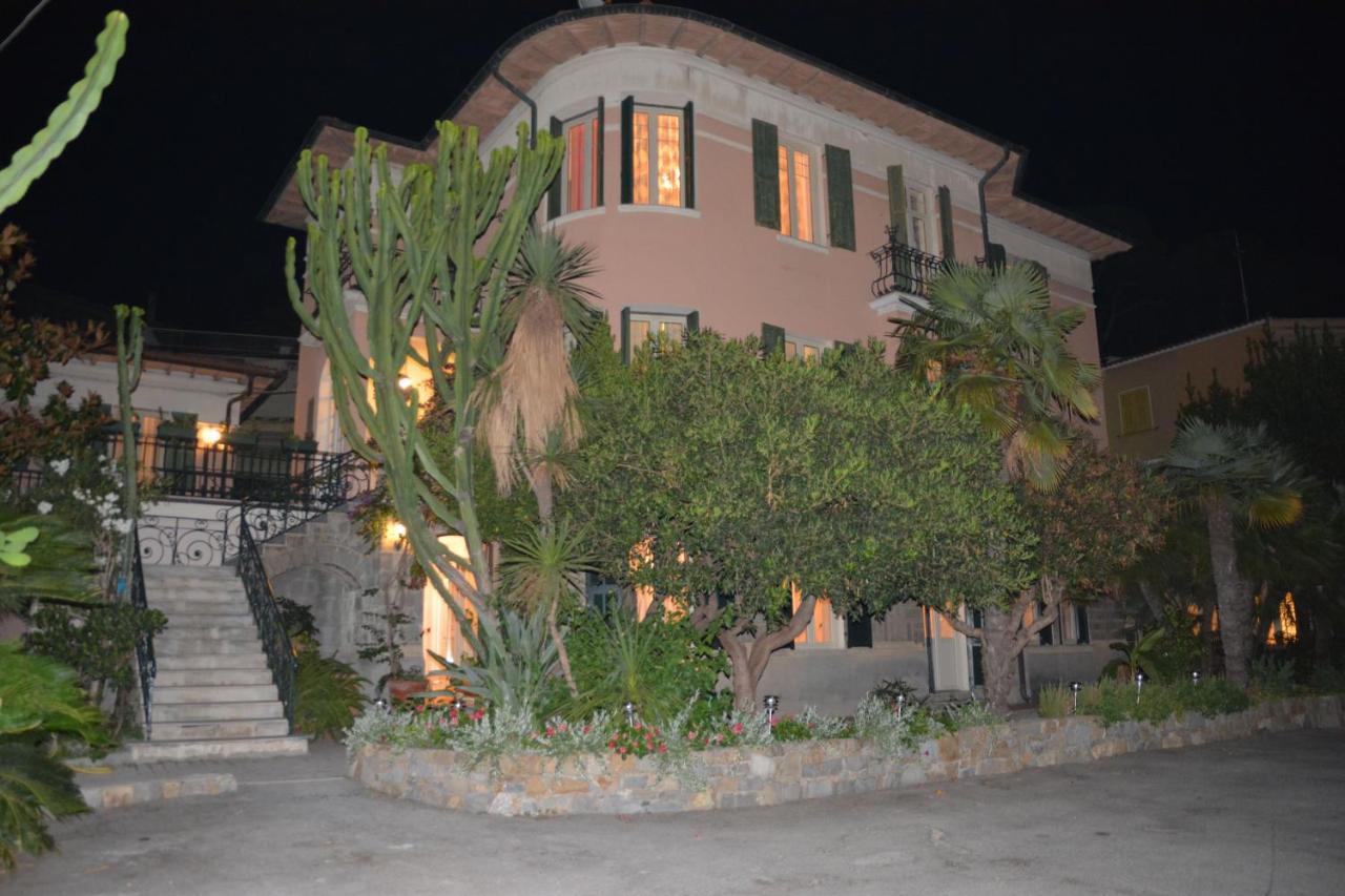 Hotel La Scogliera Бордигера Экстерьер фото