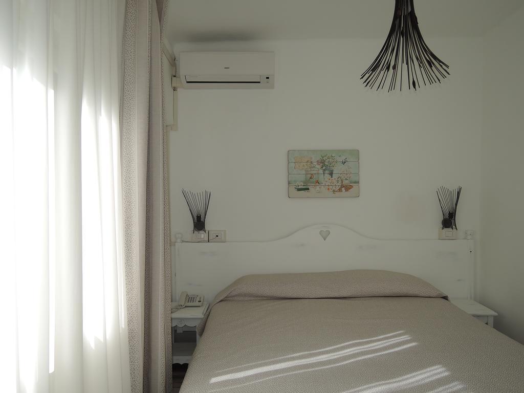 Hotel La Scogliera Бордигера Экстерьер фото