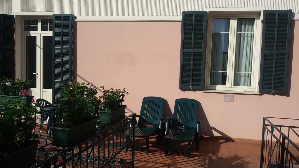 Hotel La Scogliera Бордигера Экстерьер фото